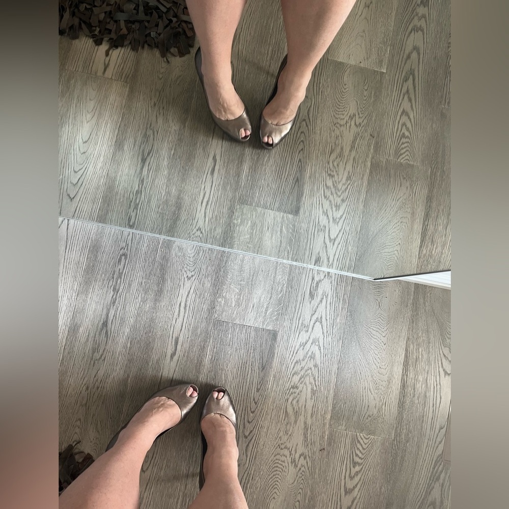 YSL Gold Pumps - Picture 14 of 16